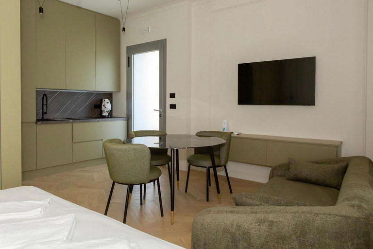Bedroom 4, Palazzo 22, Napoli
