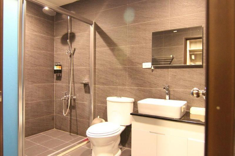 Bathroom, Mei Hsiao Yuen Hostel, Taichung