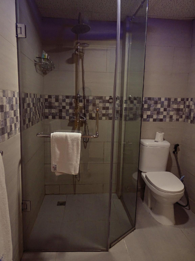 Bathroom 5, Fairway Hotel And Spa, Kampala