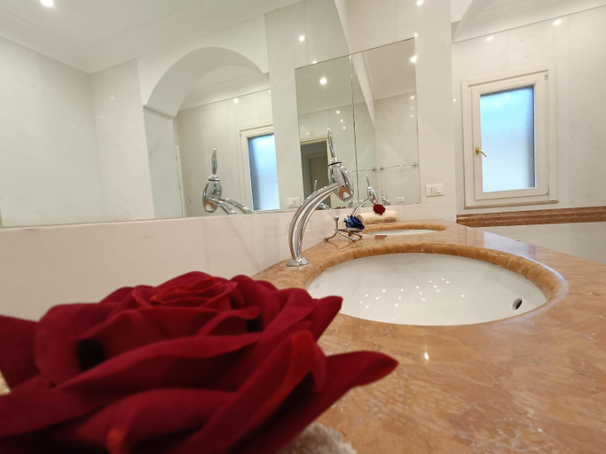 Bathroom 2, B&B Estea Tropea, Vibo Valentia