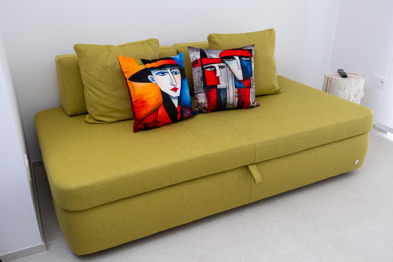 Shared lounge/TV area 4, Sublimare Luxury Apartments, Teramo