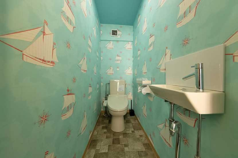 Bathroom 2, Sea Breeze 1987, Nagato