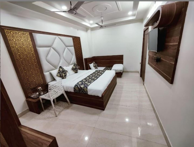 Bedroom 3, Hotel Royal Vrindavan, Aligarh