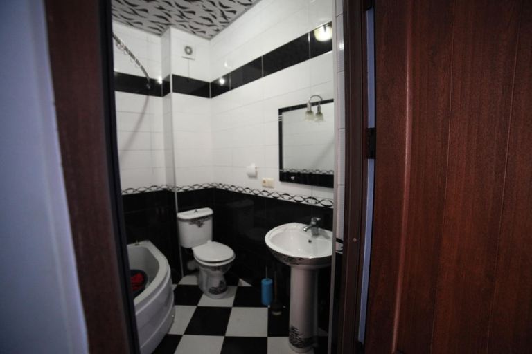 Bathroom 3, Apartment on Lermontova, Batumi