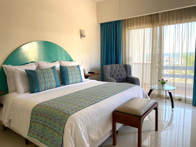 Bedroom 2, The Marine Waterfront Hotel, La Paz