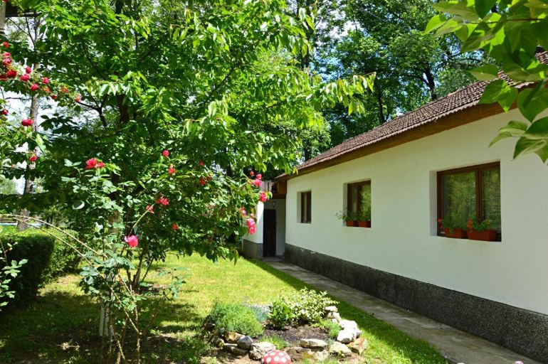 Others 3, Una Rosa Hostel, Una-Sana