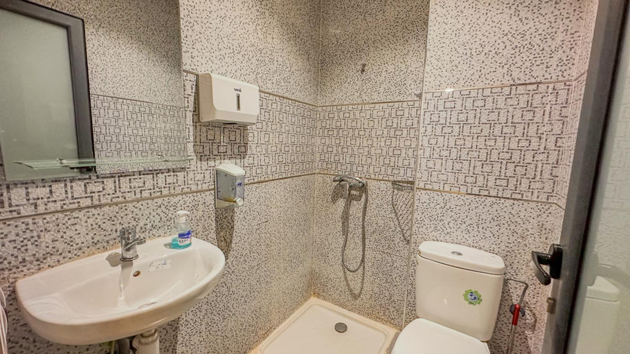 Bathroom 4, banana beach, Agadir-Ida ou Tanane