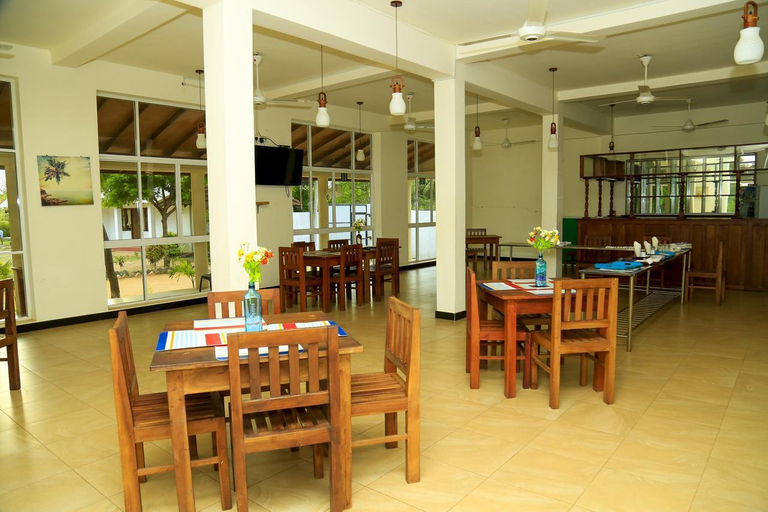 Food & Drinks 3, Palm Beach Nilaveli, Kuchchaveli