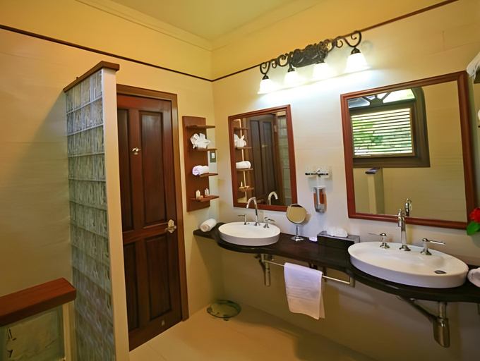 Bathroom 3, Villa C'est La Vie