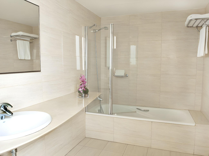 Bathroom 4, Hotel Duran, Girona