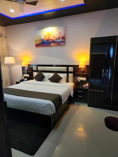 Bedroom, The RAI’S Palace - Hotel and Banquet , Mau