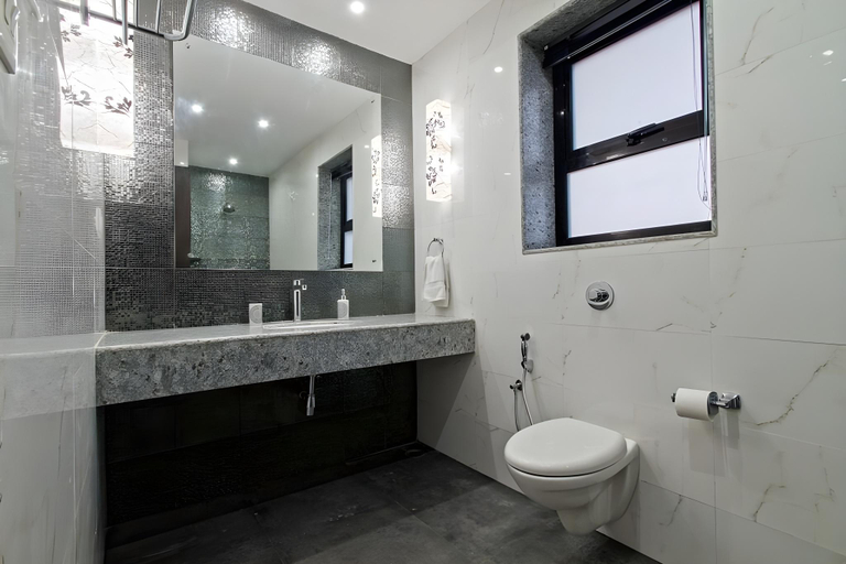 Bathroom 2, Exquisite 9 Bedroom Family Style Mansion with Pool, North Goa