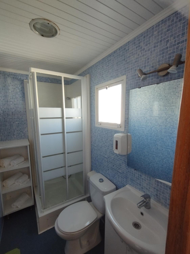 Bathroom 3, Valbom by Campigir, Sesimbra