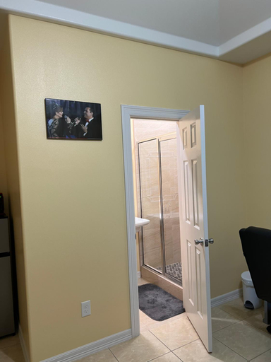 Bedroom, Room, Private Restroom and Entrance, Hidalgo