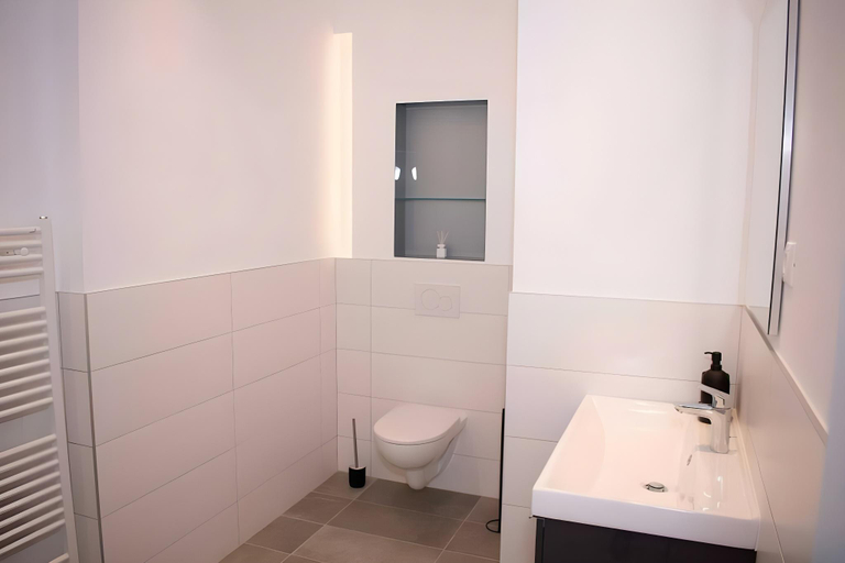 Bathroom, Luxury Cozy 2 BDR Downtown Apt.7, Budapesti
