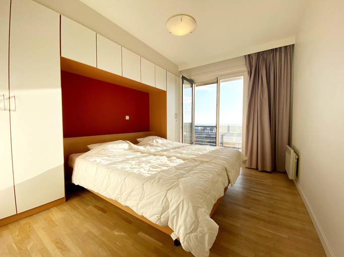 Bedroom 2, Apartment in Nieuwpoort by the Beach, West-Vlaanderen