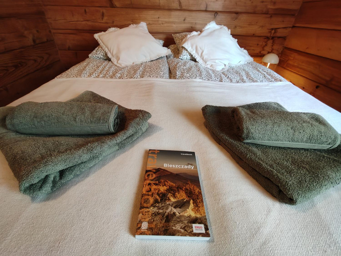 Bedroom 2, Chatki Lesniczego z basenem 517-665-624, Lesko