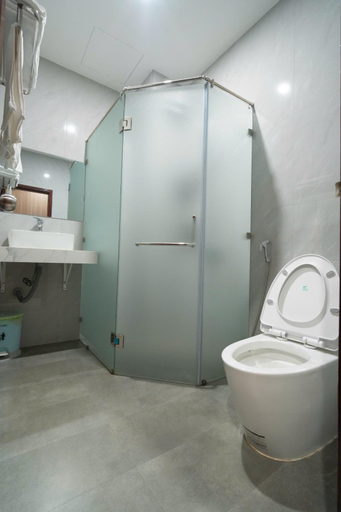 Bathroom 5, Ngoc Se Hotel, Pleiku