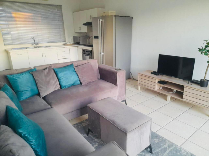 Others 5, Signature N1 Guesthouse, Lejweleputswa