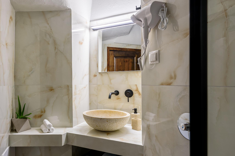Bathroom 4, PORTO DEL COLOMBO, Crete