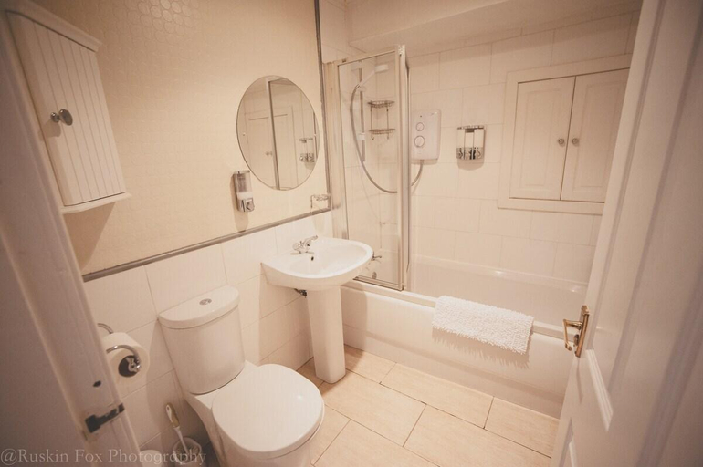 Bathroom 2, Stylish and Spacious two bed in Aberdeen's West End, Aberdeen