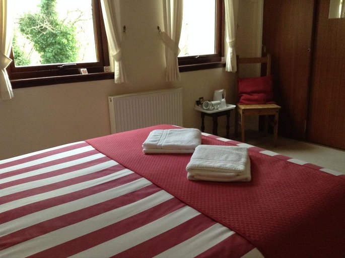 Bedroom 2, Darroch View B&B, Highland