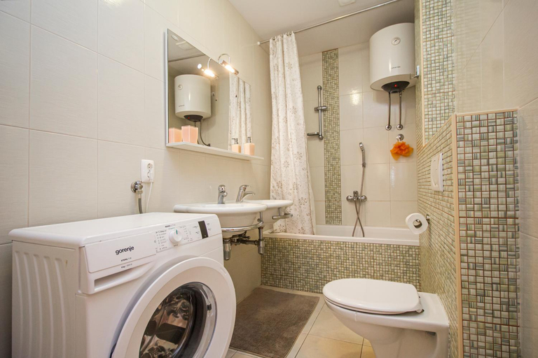 Bathroom 3, Apartments Ella, Makarska
