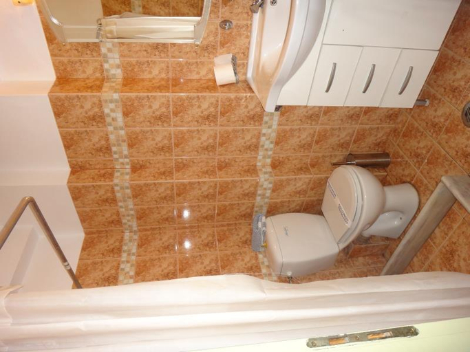 Bathroom 2, Palatino Rooms, Central Greece