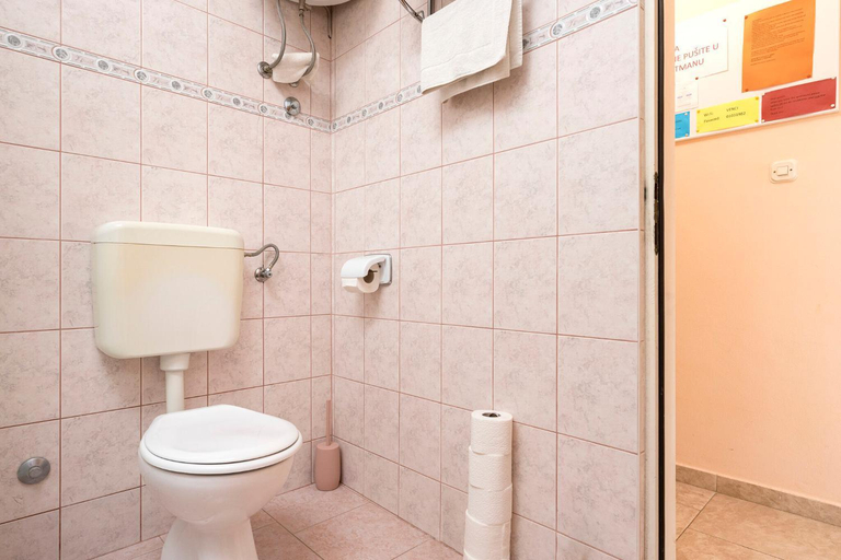 Bathroom 3, Apartments Zlata, Stari Grad