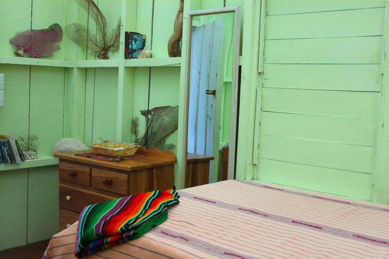 Bedroom 2, Ranguana Caye Cabanas, a Muy Ono Resort, Puerto Cortés