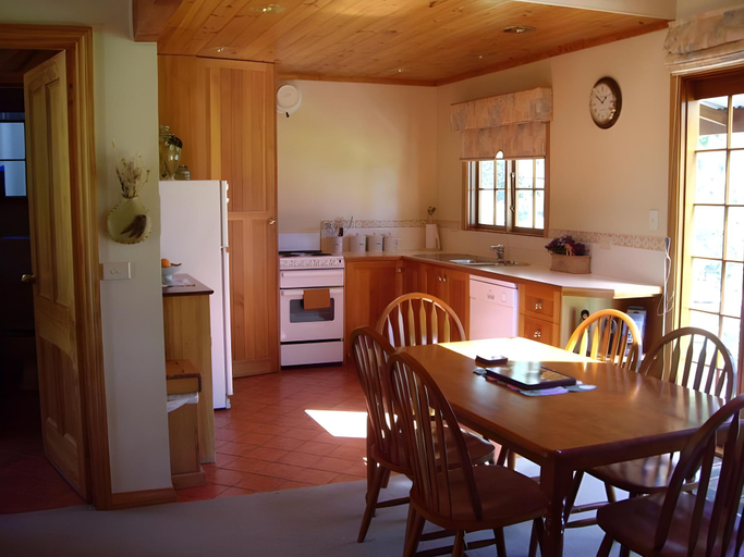 Others 5, Otago Cottage, Clarence