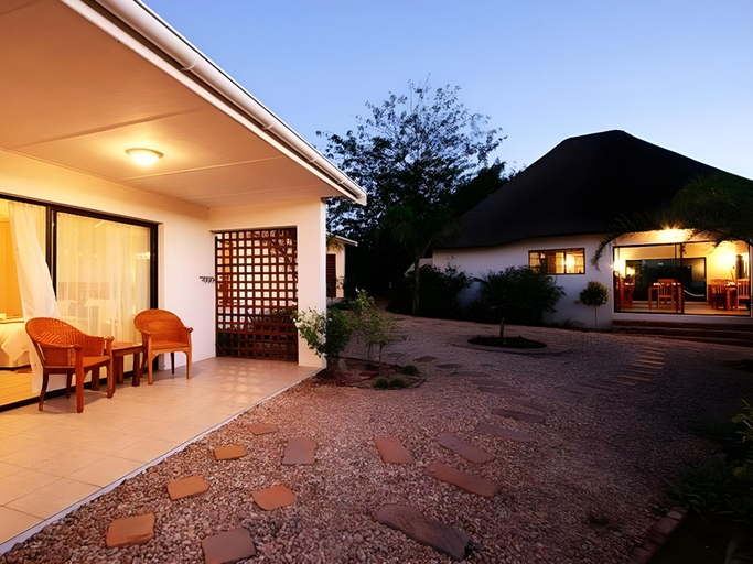 Exterior & Views