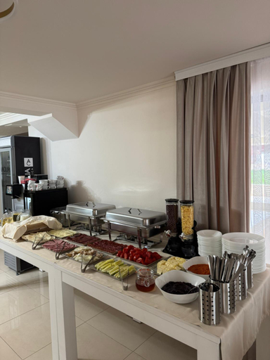 Food & Drinks 4, Conacul Pestera Ursilor, Pietroasa