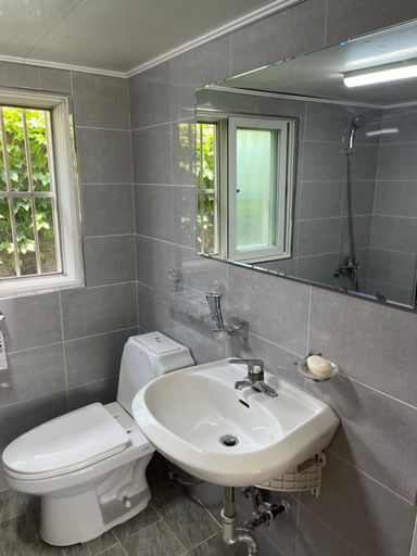 Bathroom 3, Daoljae Hanok Pension, Suncheon