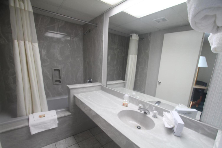 Bathroom 3, Boardwalk Beach Resort | Oceanfront with Balcony, Horry