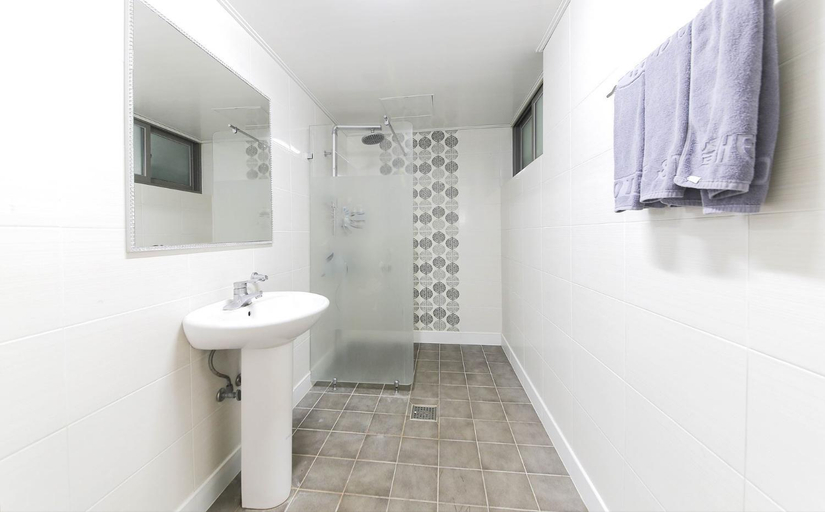 Bathroom 3, Joy Hotel, Jeju