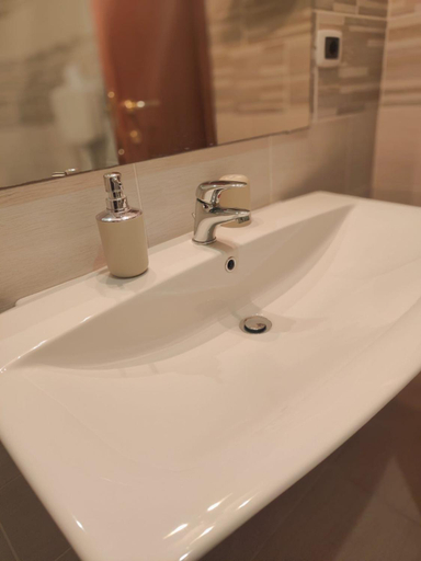 Bathroom, Sleep and Travel, Roma