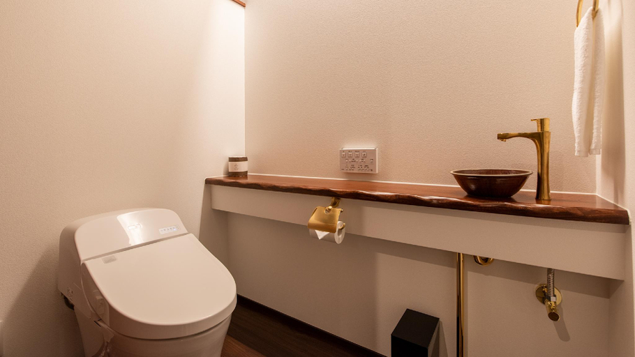 Bathroom 3, Shokudo and Hotel Kisyapoppo, Nakatsu