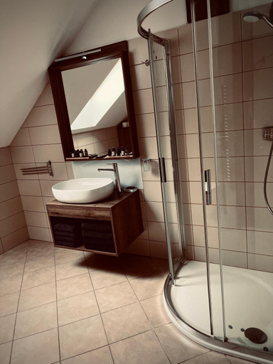 Bathroom 2, Penzion Prestige Tennis Park, Frýdek-Místek