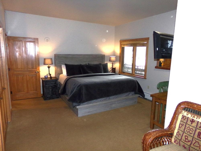 Bedroom 2, Arapahoe Lodge 1 Bed 1 Bath B, Summit