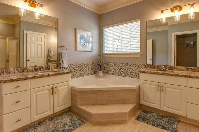 Bathroom 3, Kingwood Resort & Golf Club, Rabun
