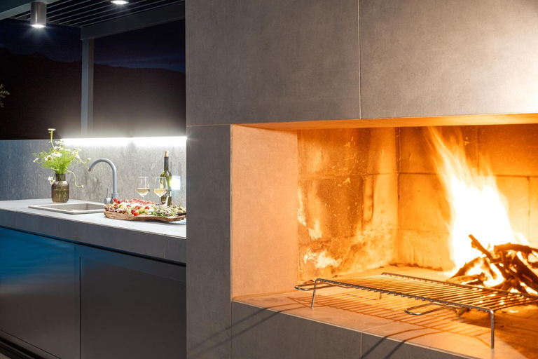 Food & Drinks 5, Apartments Belic with pool, Jelsa