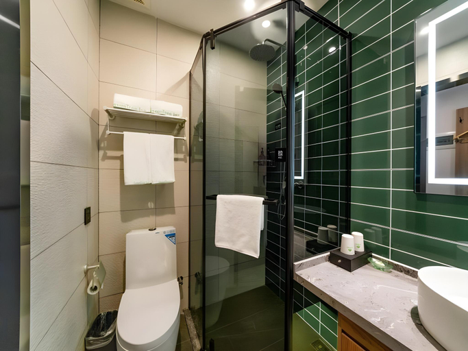 Bathroom 3, GreenTree Inn Express Hebei Tangshan Guyan District Xinguang Road, Tangshan