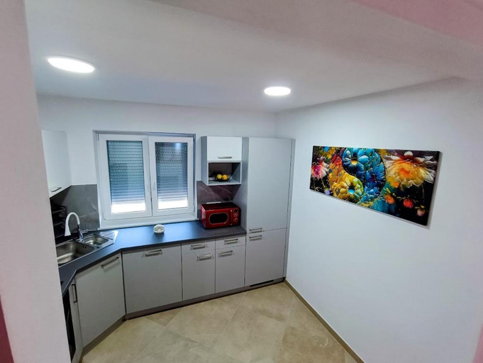 Others 4, Apartma LANA, Koper
