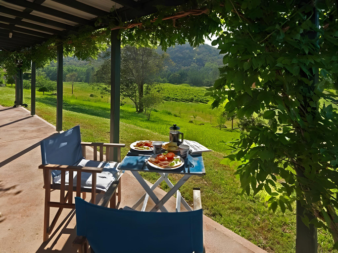 Food & Drinks 3, Cedar Creek Cottages, Cessnock