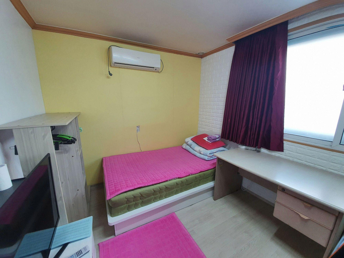 Bedroom 2, Daejeon Guesthouse Sky Garden, Daedeok