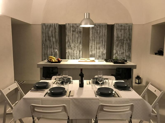 Food & Drinks 4, I Dammusini Di Pantelleria, Trapani
