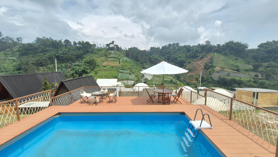 3, Mahkota Sangkuriang Bandung, Bandung