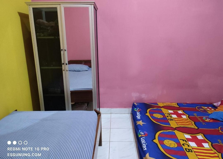 Bedroom 2, Hj Samsul, Banyuwangi
