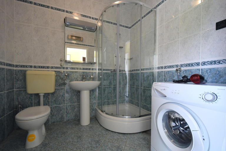Bathroom 2, Apartments Luka, Malinska-Dubašnica